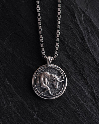 Ασημένιο μενταγιόν ζωδίου TAURUS — κύρια εικόνα