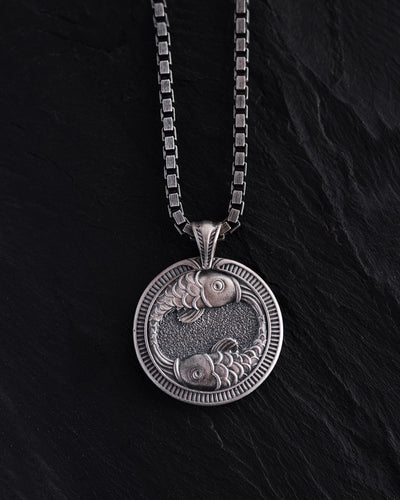 Colgante de plata del signo zodiacal PISCES — imagen principal