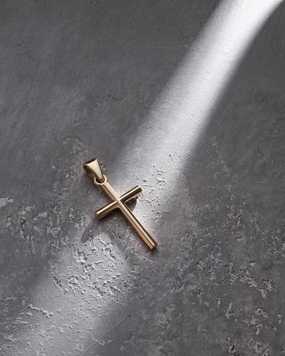 Cruz de oro amarillo de 14 quilates ANBETUNG (mini) — imagen principal