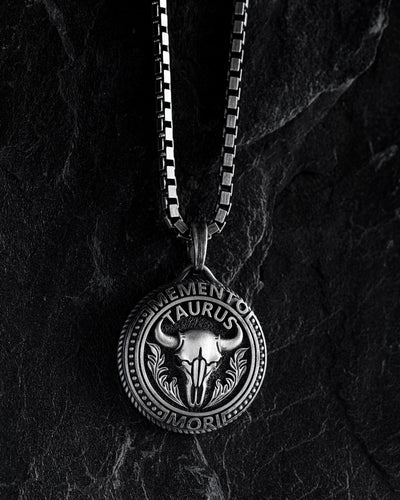 Pandantiv din argint Zodiac sign – TAURUS. MEMENTO MORI (bull)