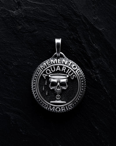 Colgante de plata del signo zodiacal AQUARIUS. MEMENTO MORI — imagen de producto 3