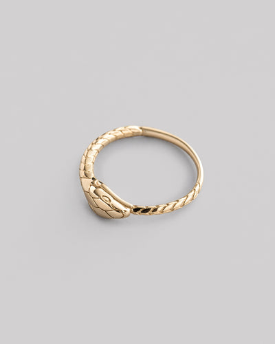 Anillo OUROBOROS (oro amarillo de 14 quilates) — imagen de producto 3