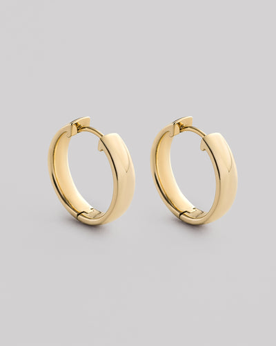 Pendientes de oro amarillo de 14 quilates THE CLASSIC M — imagen de producto 2