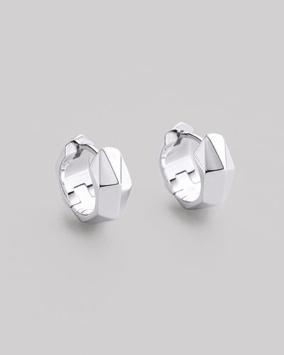 Pendientes de aro de plata FACETS — imagen de producto 2