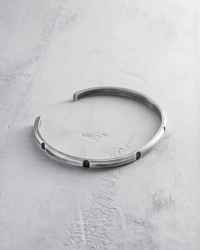 Brazalete de plata DYNAMICS — imagen de producto 3
