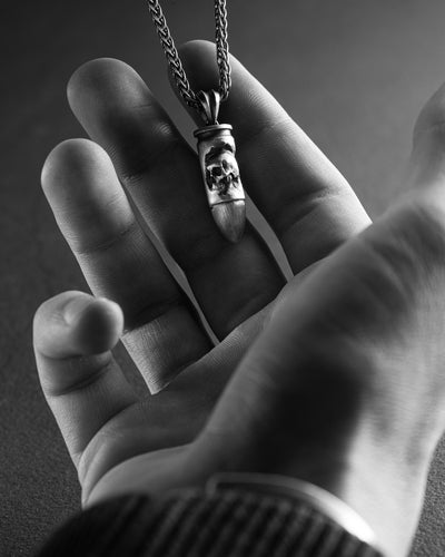 Stříbrný přívěsek BULLET. MEMENTO MORI – hlavní pohled