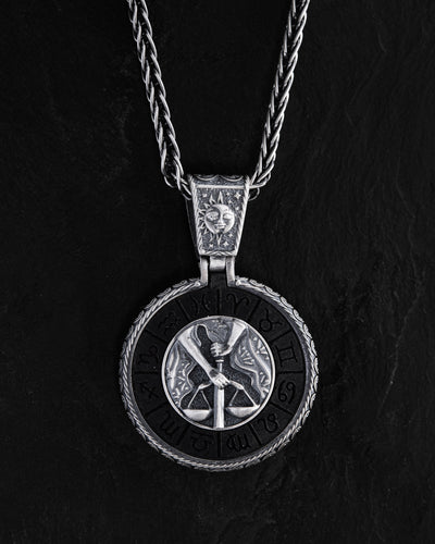 Colgante de plata del signo zodiacal LIBRA con ébano — imagen principal