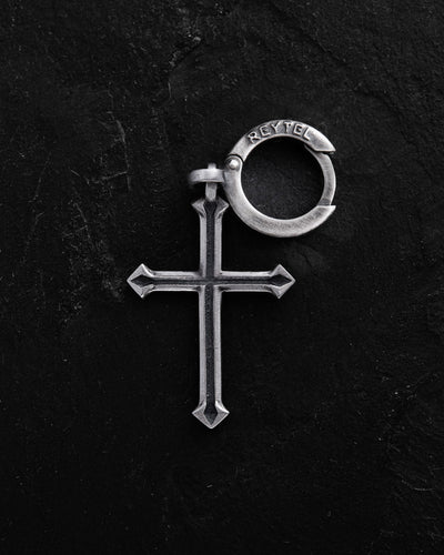 Strieborné mono náušnice GOTHIC KRÍŽ – hlavný pohľad