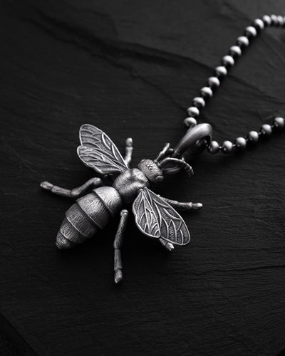 Colgante de plata BEE — imagen principal