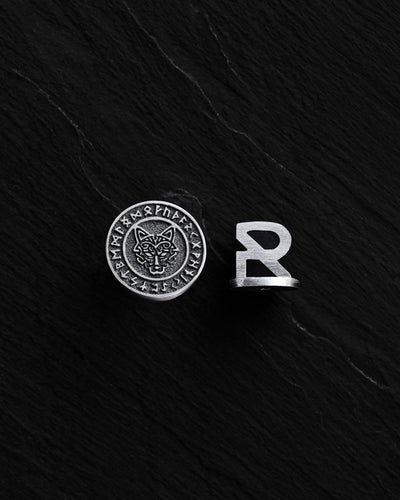 Pendiente individual de plata WOLF. RUNES — imagen principal