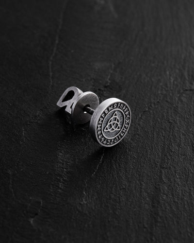 Enstaka silverörhänge TRIQUETRA. RUNES – produktbild 3