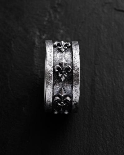 Серебряное кольцо FLEUR DE LIS