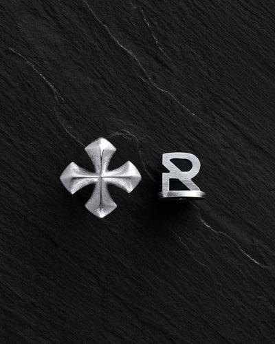 Silberner Einzelohrring CROSS PATTÉE