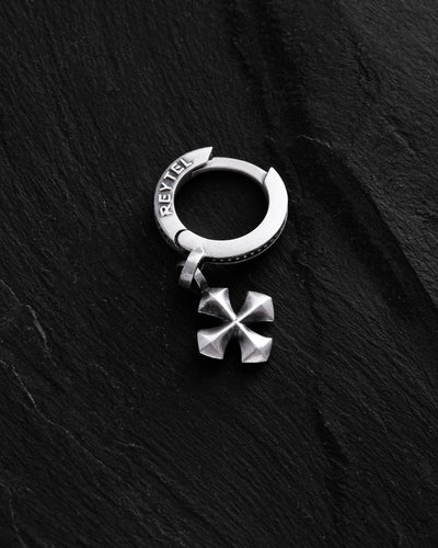 Silberner Einzelohrring CROSS PATTÉE
