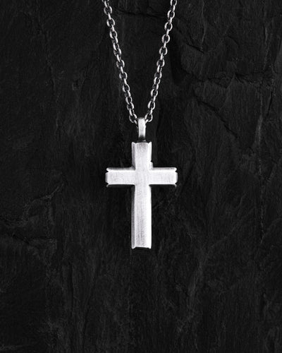 Cruz de plata con cadena VÉRITÉ — imagen principal
