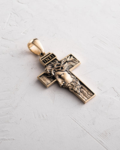 Kreuz GESICHT VON JESUS CHRISTUS. INRI (14 Karat Gelbgold)