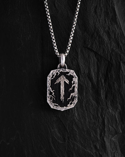 Strieborný prívesok RUNE TALISMAN – TIWAZ s ebenom – pohľad 2