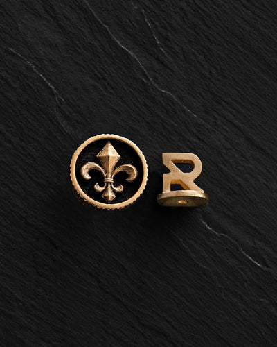 Pendiente individual FLEUR DE LIS (oro amarillo de 14 quilates) — imagen principal