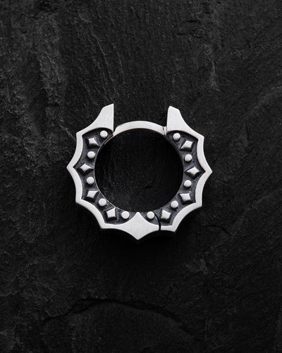 Pendientes de aro de plata CORE — imagen de producto 3