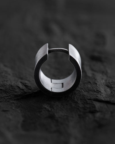 Pendiente individual de plata SOLID — imagen de producto 2
