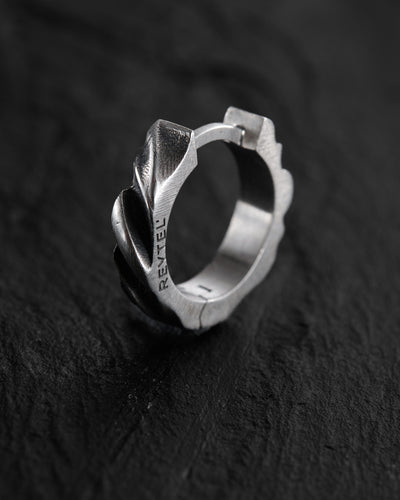 Pendientes de aro de plata FORGED — imagen de producto 3
