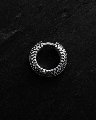 Silver hoop earring CARAPACE