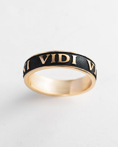 Anillo VENI VIDI VICI — oro amarillo de 14 quilates — vista principal