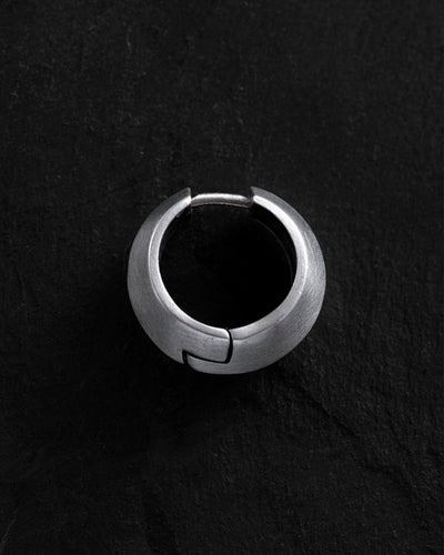Silver single hoop earring BREAKPOINT