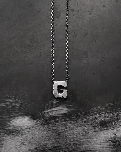 Colgante con letra G y cadena — imagen de producto 3