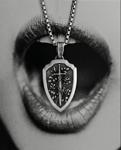 Silverhänge SWORD OF TRUTH – huvudbild
