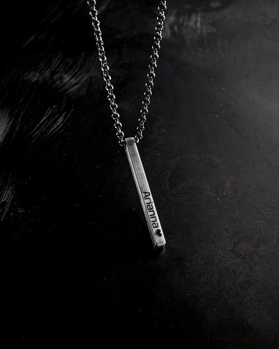 Colgante de plata con cadena NAME — imagen principal
