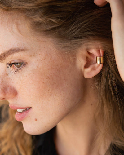 Enstaka örhänge - cuff GLOSS (14K gult guld) – produktbild 2