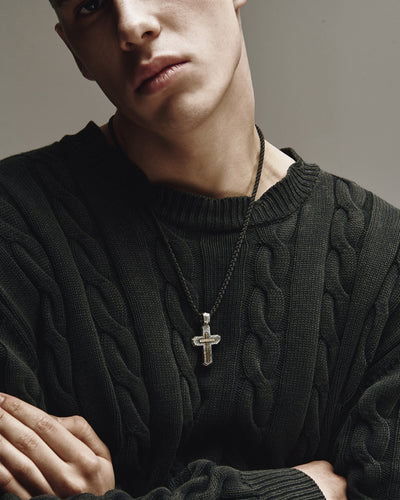 Cruz de plata CALVARY CROSS. IN GOD WE TRUST (incrustación de oro amarillo de 18 quilates) — imagen de producto 2