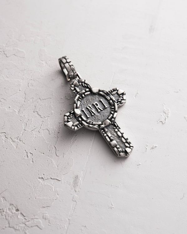 Croce d'argento GESÙ CRISTO. ILLUMINAZIONE