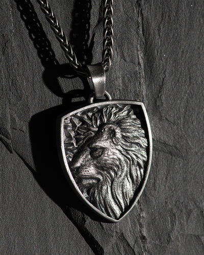 Pendentif en argent - bouclier LION
