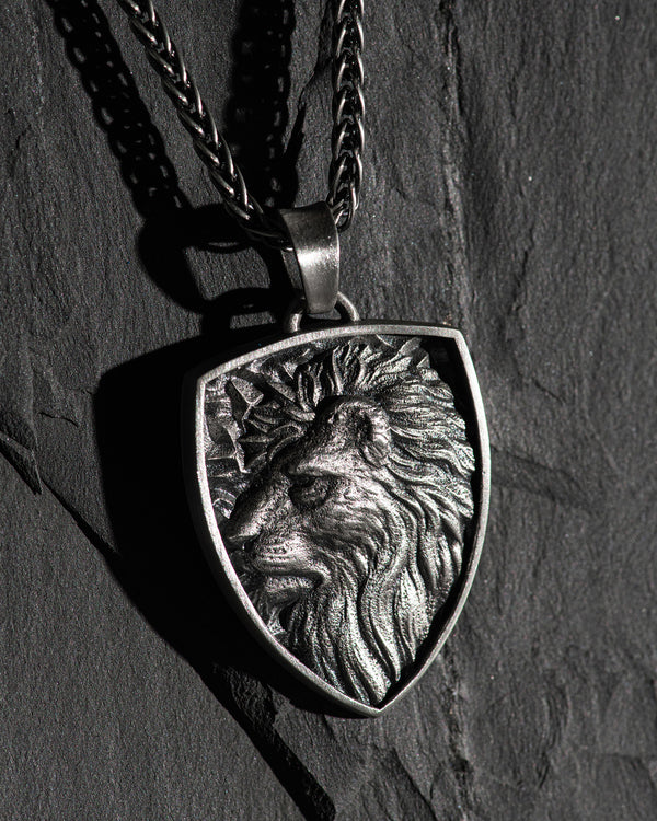 Pendentif en argent - bouclier LION