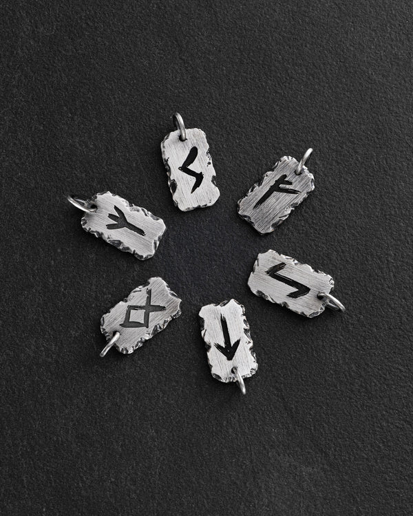 Pendentif en argent RUNE AMULET - FEHU