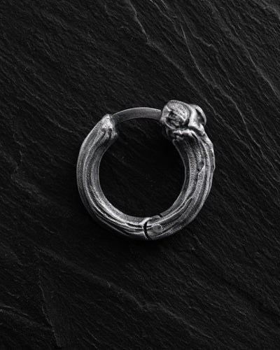 Pendiente individual de plata BONE — imagen de producto 5