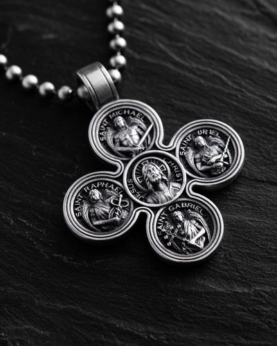 Croix d'argent JÉSUS ET LES QUATRE ARCHANGES