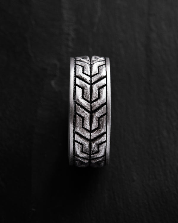 Silver ring UMBREYTING