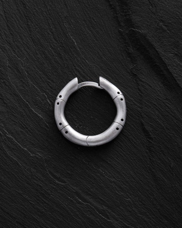 Silver single earring TRIN