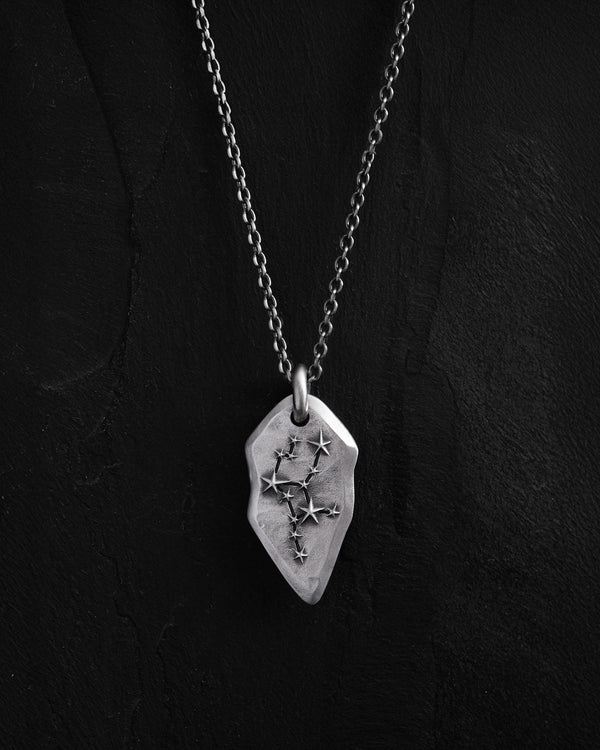 Pendentif en argent CONSTELLATION VIERGE sur une chaîne
