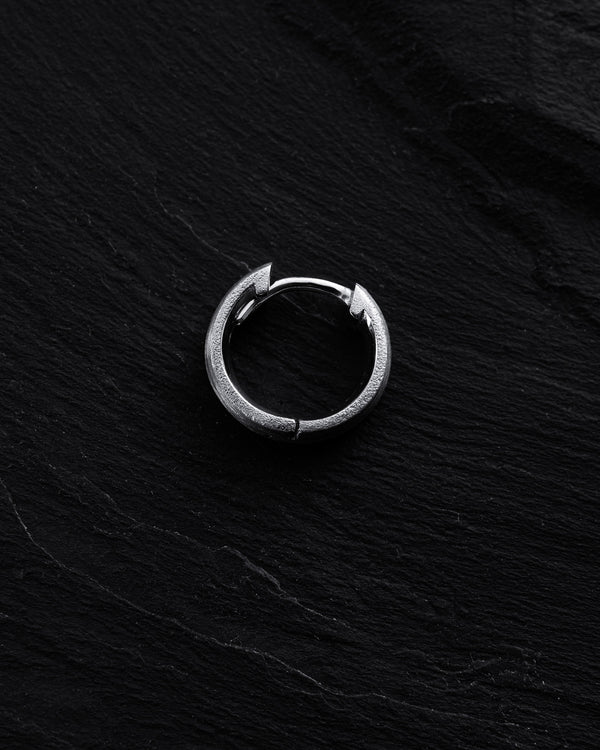 Orecchino singolo in oro bianco 14k THE HOOP