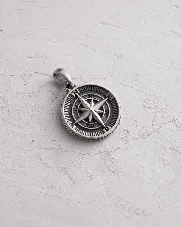 Pendentif en argent BOUSSOLE. ÉTOILE POLAIRE