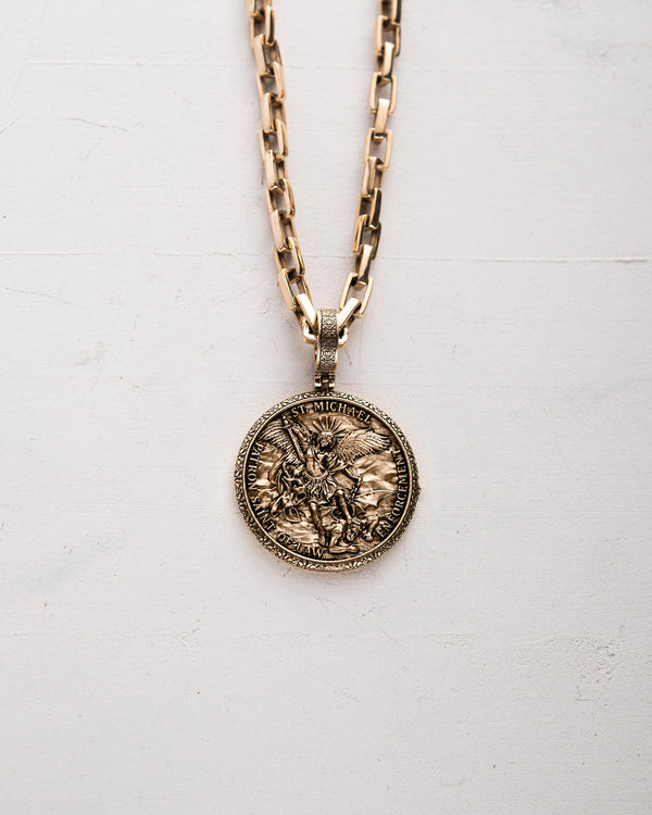 Pendentif SAINT ARCHANGE MICHEL : PRIÈRE (or jaune 14 carats)