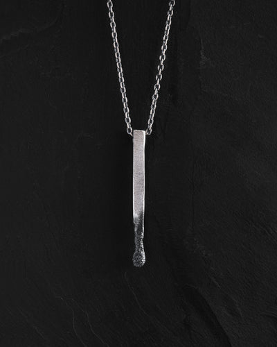 Ciondolo in argento IGNITE con catena