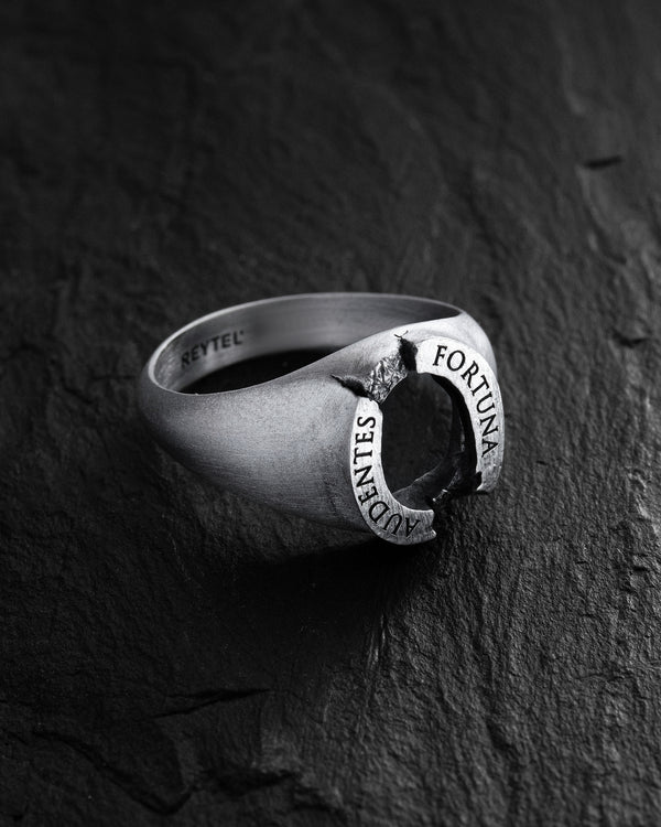Silver ring AUDENTES FORTUNA