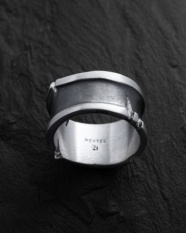 Silver ring RIFT