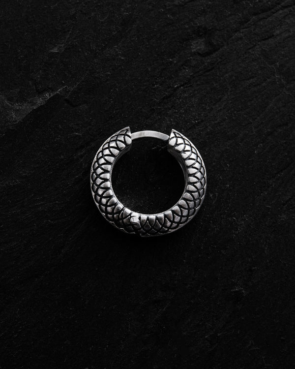 Silver hoop earring CARAPACE