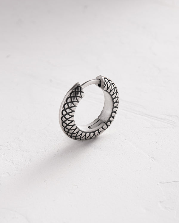Silver hoop earring CARAPACE